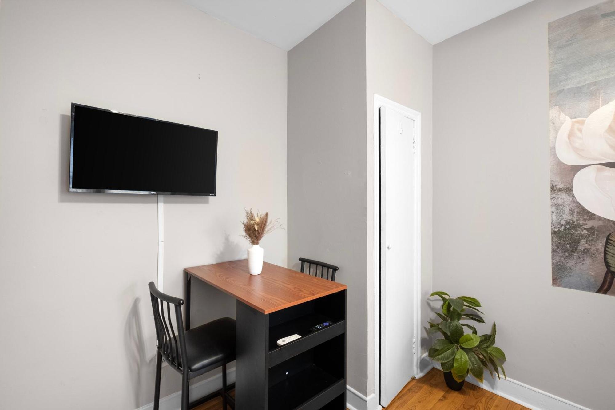 Apartment Near Historic Sites *