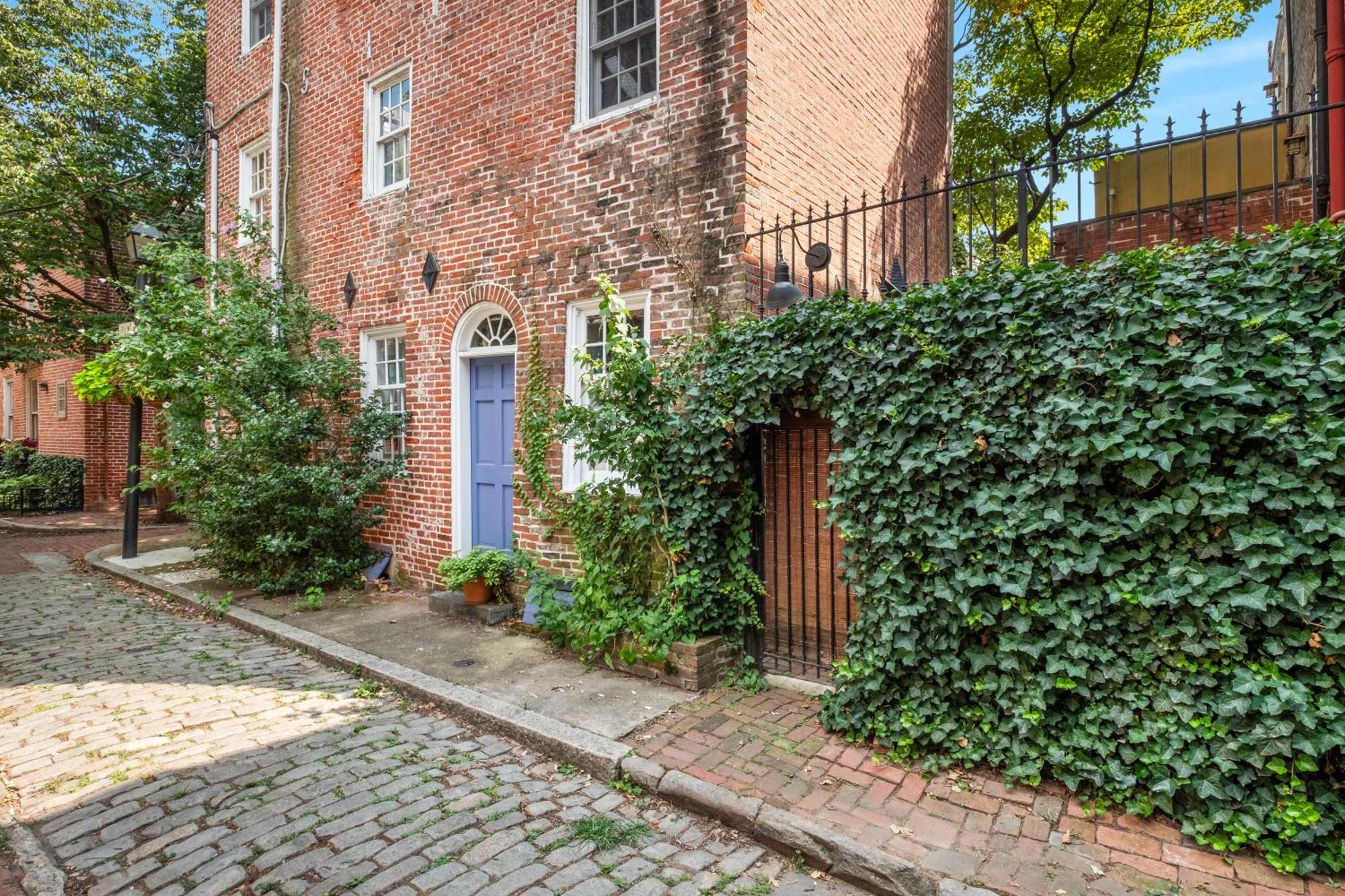 Apartment Near Historic Sites Philadelphia